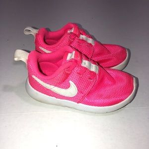 NIKE Shoes KIDS GIRLS SIZE 9C Hot Pink